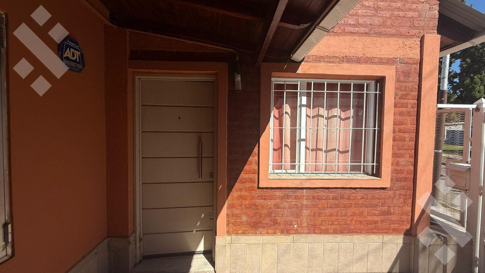 For Rent | 5-Bedroom House | La Sirena Neighborhood | Neuquén