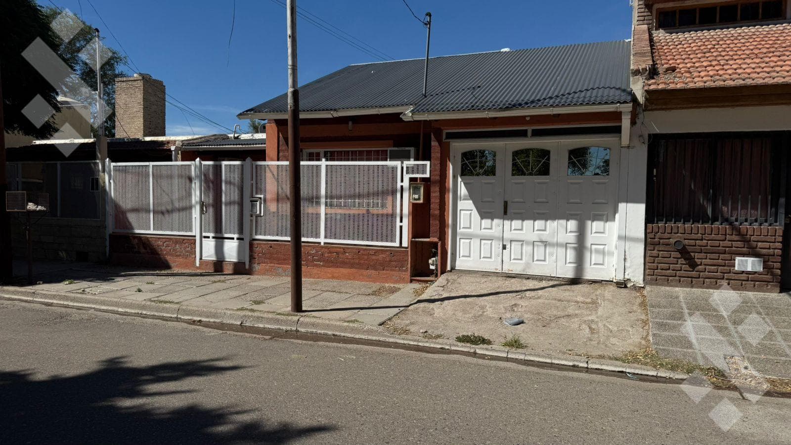 For Rent | 5-Bedroom House | La Sirena Neighborhood | Neuquén