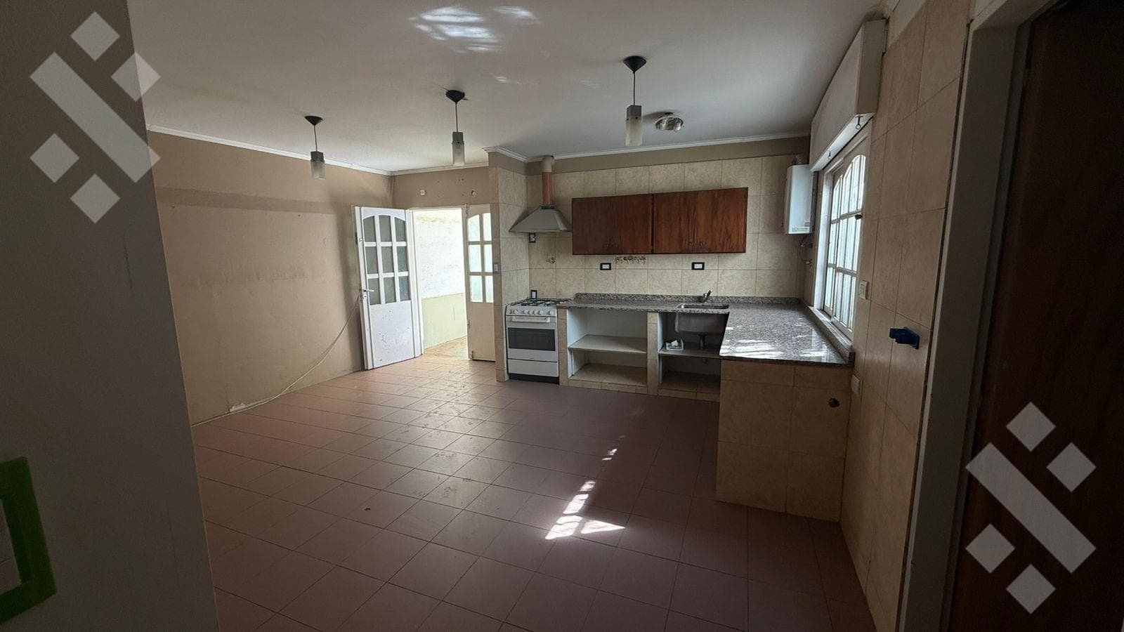 For Rent | 5-Bedroom House | La Sirena Neighborhood | Neuquén