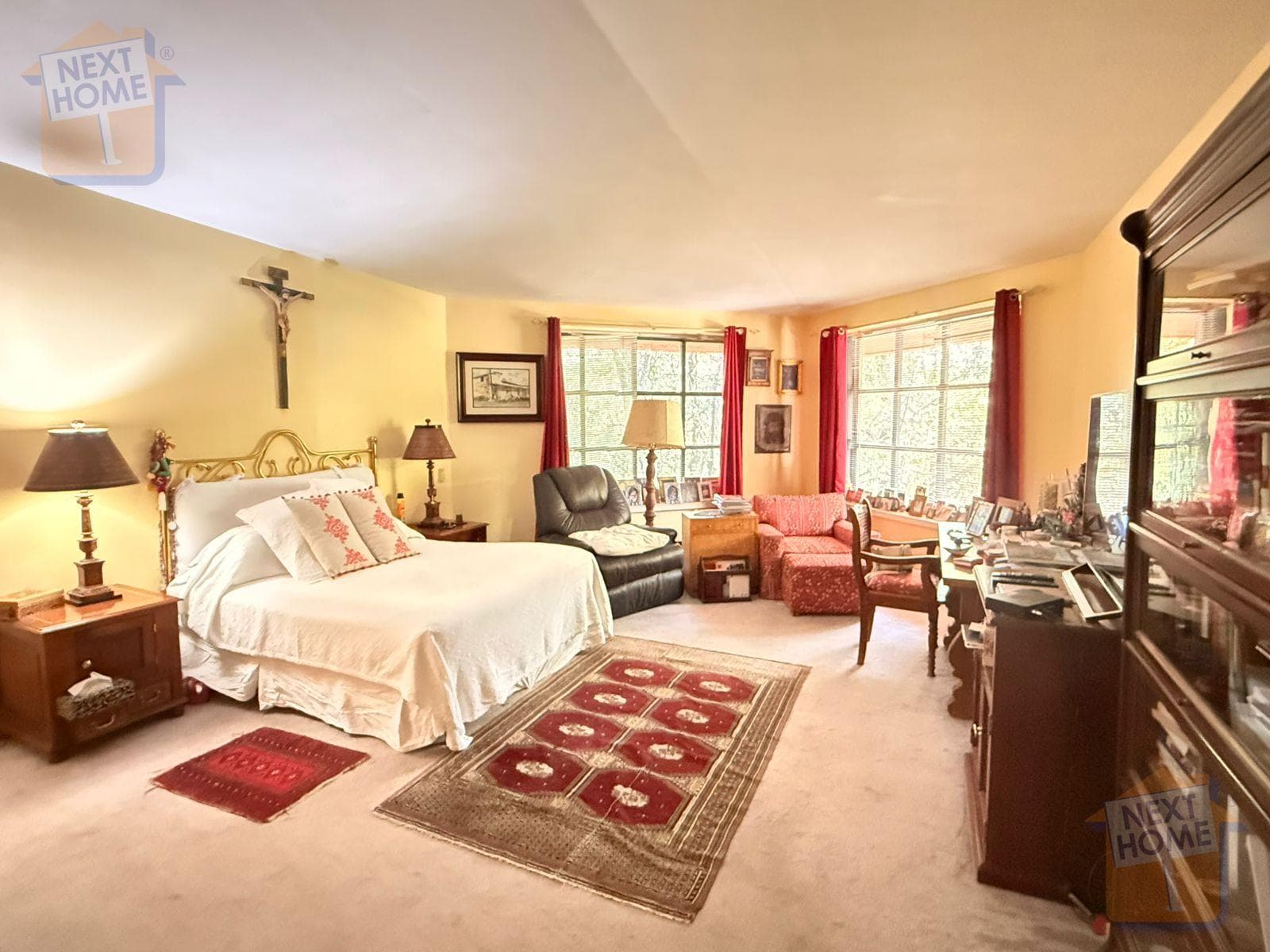 HOUSE FOR SALE IN BOSQUE DE GRANADOS