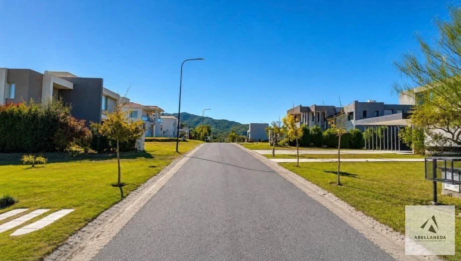 Spacious Single-Story House for Sale