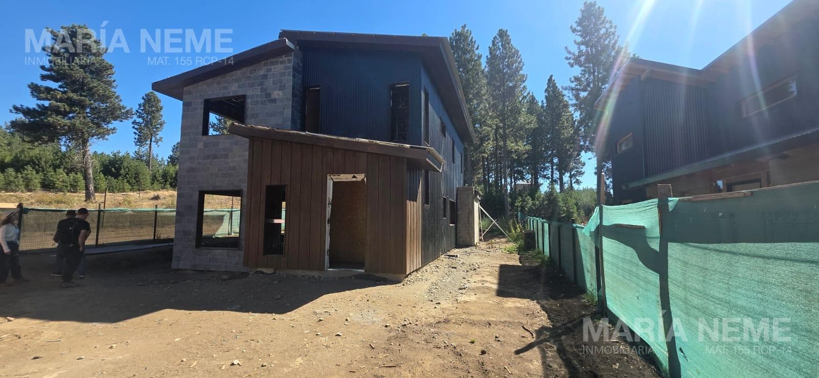 Brand-new house in the excellent Barrio Solares neighborhood on the east side of the city