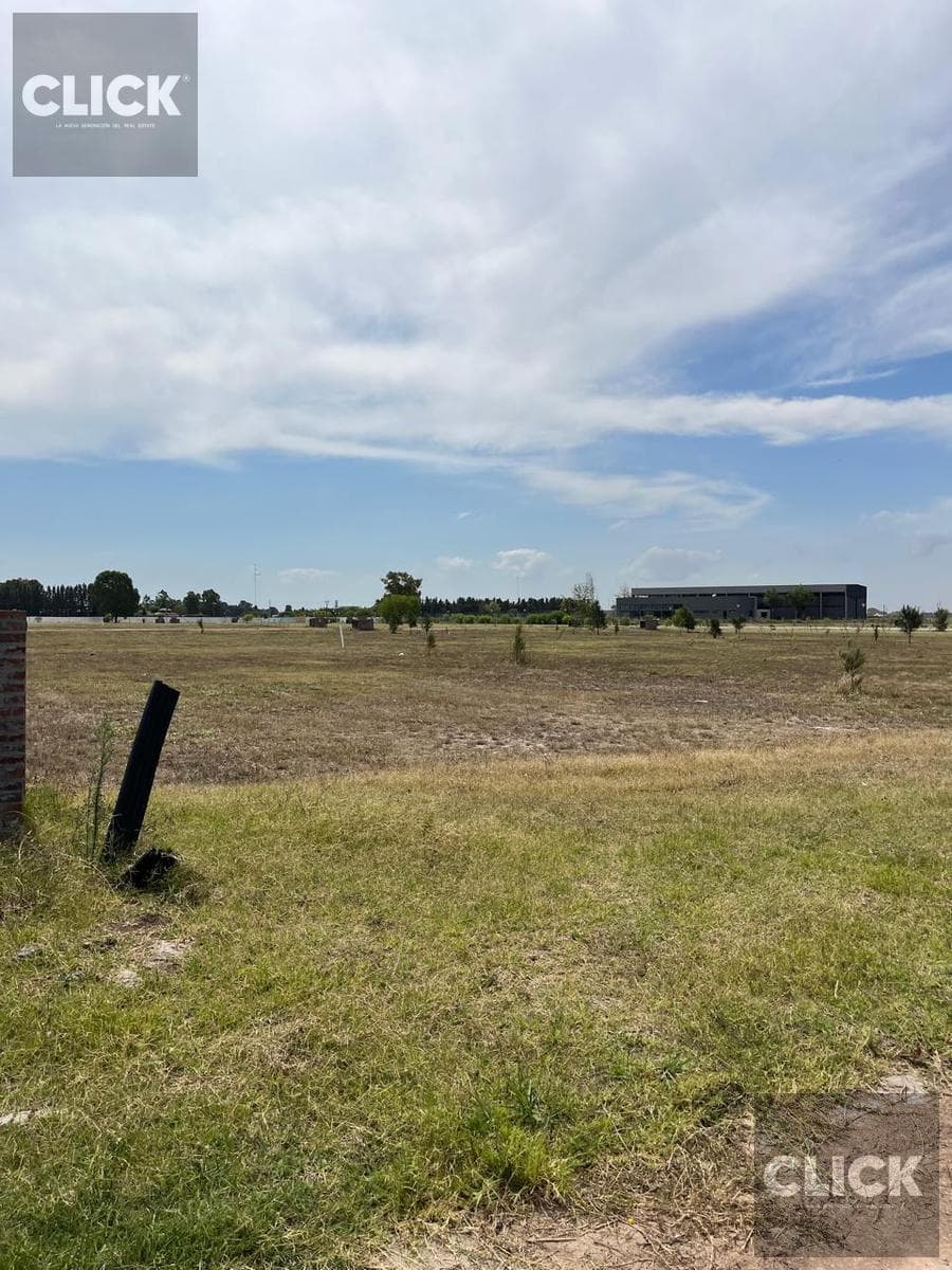Lot for Sale in the Saint Thomas Chico Gated Community, Canning
