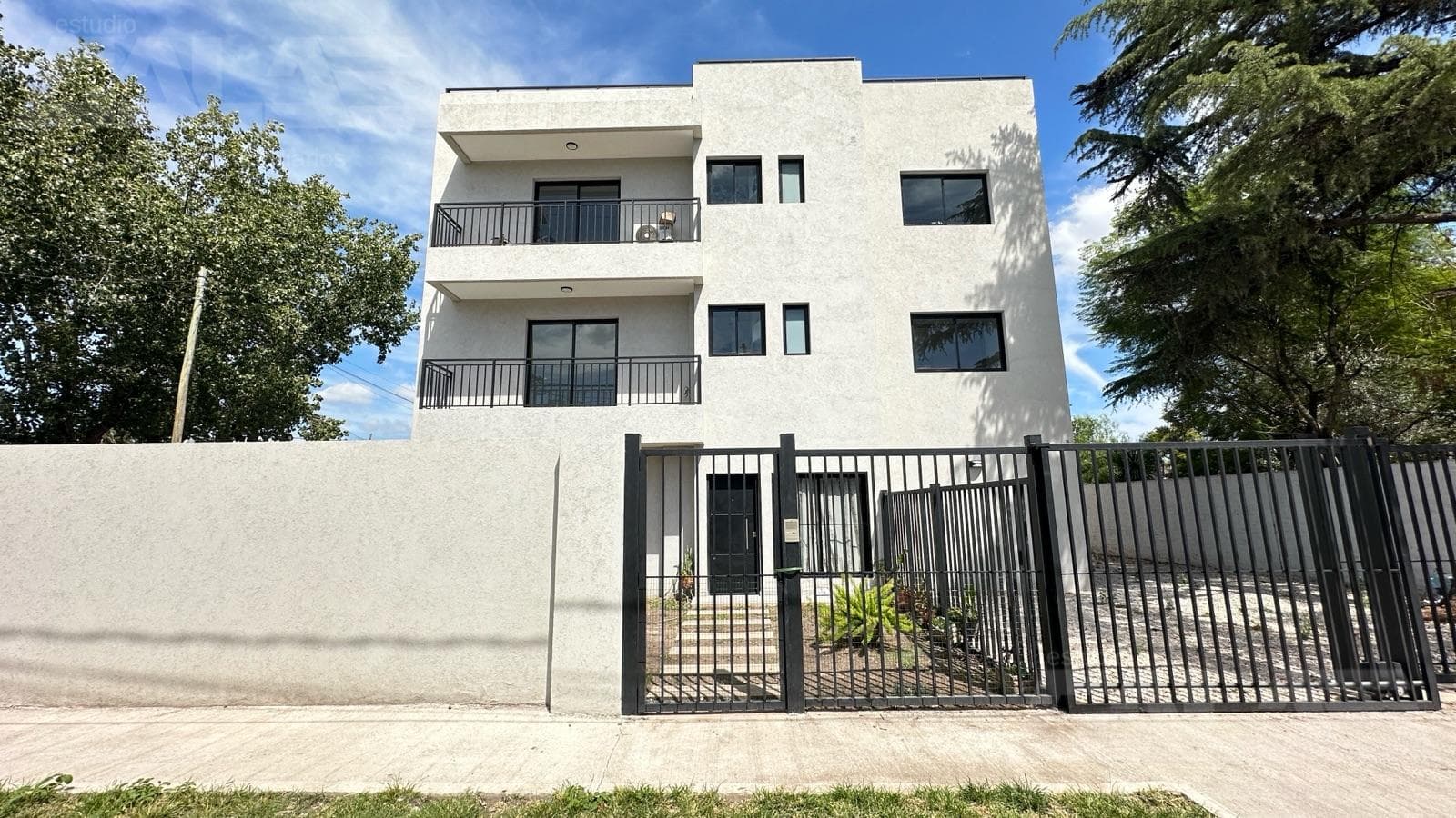 2-room apartment - Garage - Terrace - North Ituzaingó