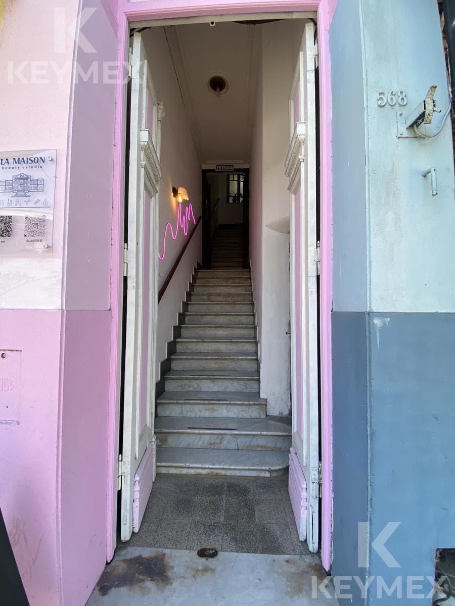House in a multi-family building | 5 bedrooms | first floor (access via stairs) | Berisso