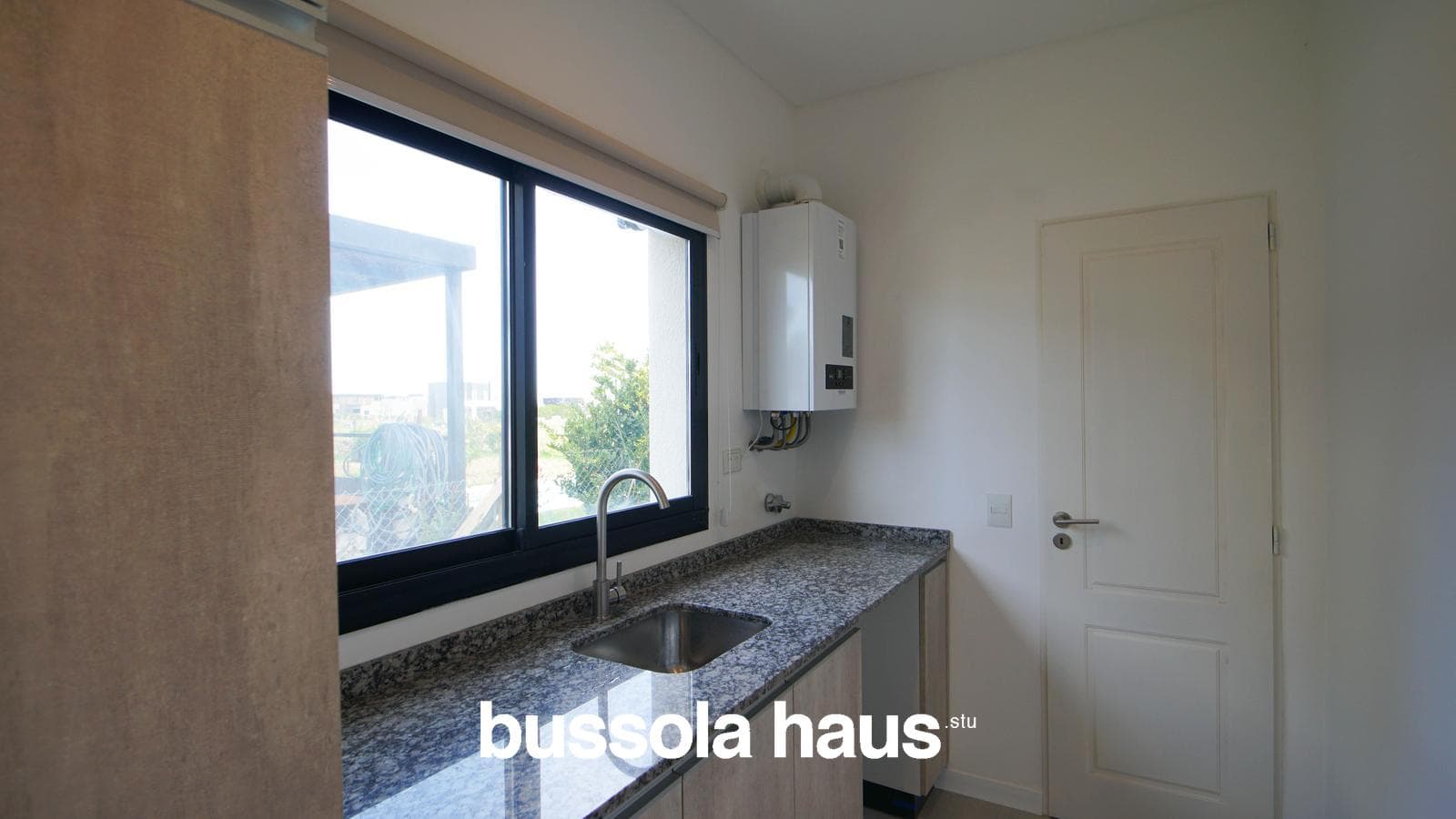 6-room house for sale with a pool in Riberas Puertos Escobar