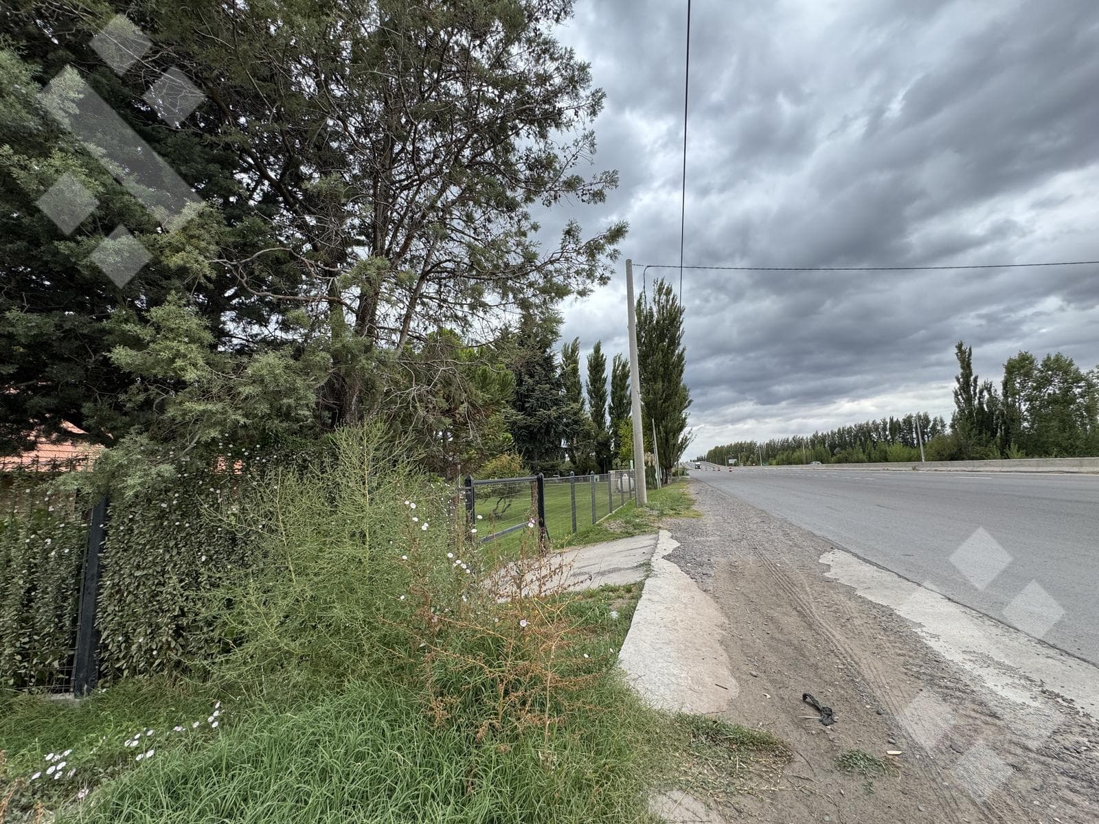 Land for sale on General Fernandez Oro Road