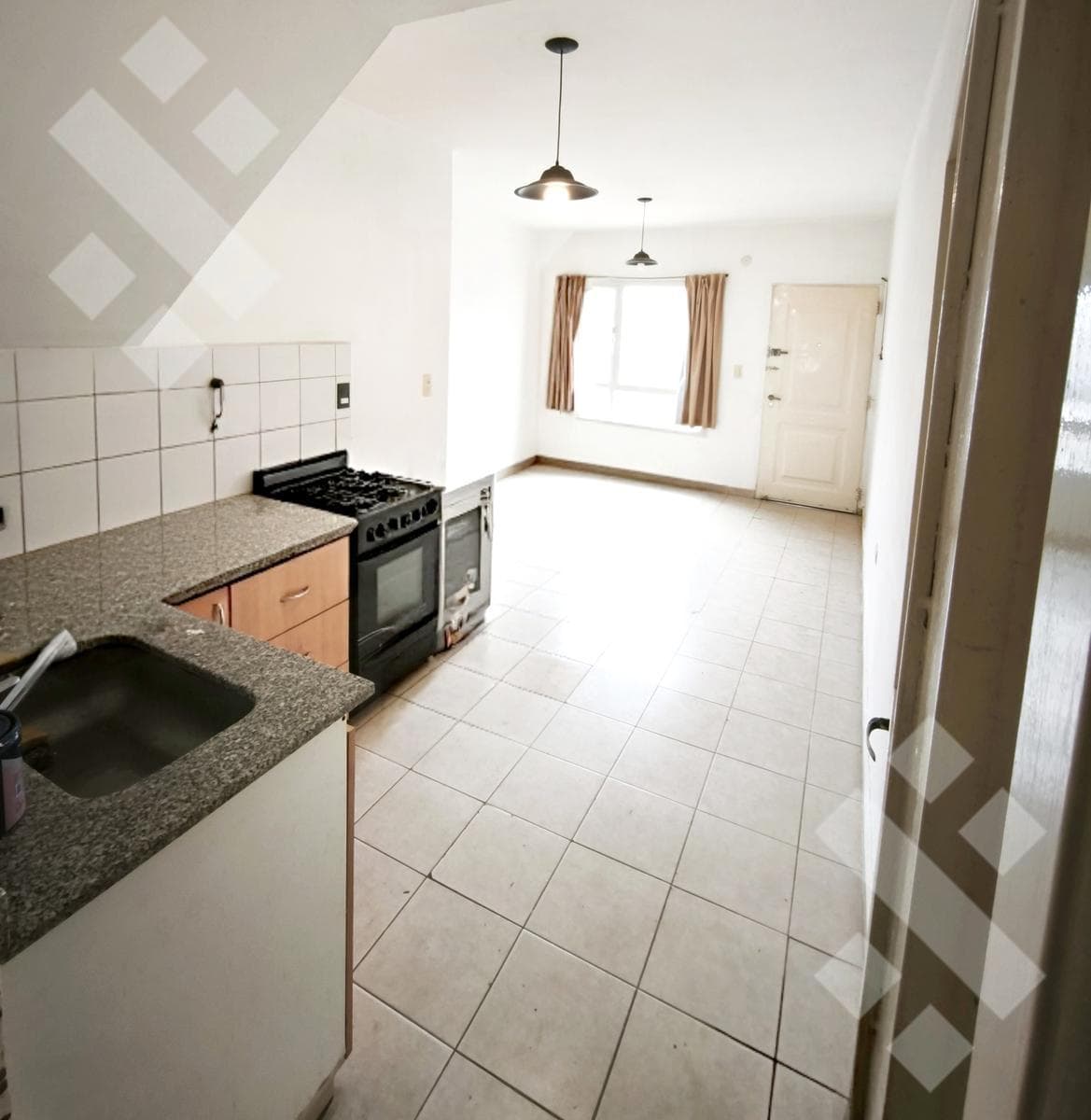 Duplex for Sale, 3 Bedrooms / Garage / 5000 Belgrano St., Neuquén City. $85,000 USD
