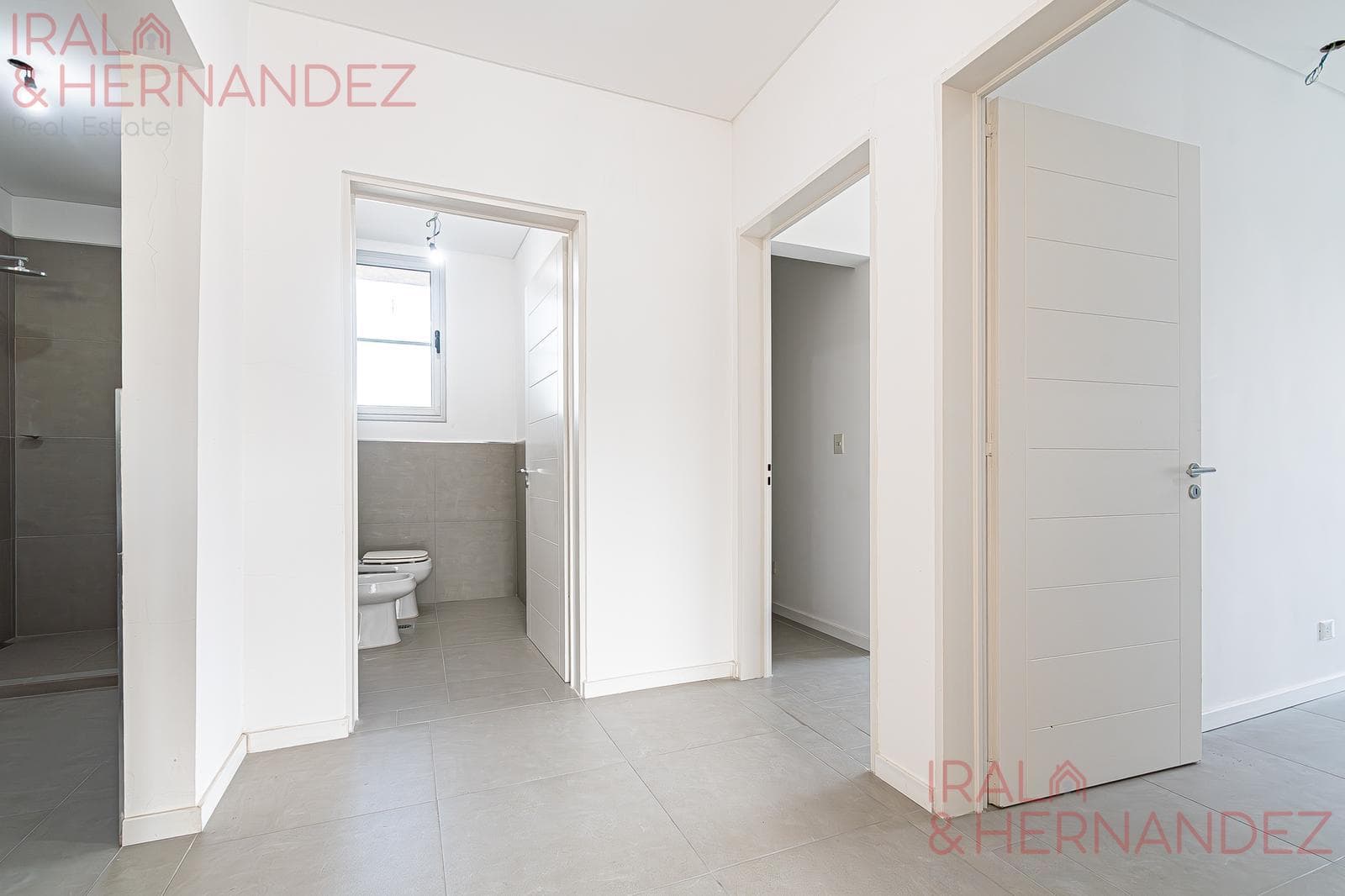 Brand-new house on the river | 5 suites | pool and barbecue | Barrio Náutico San Juan, Tigre