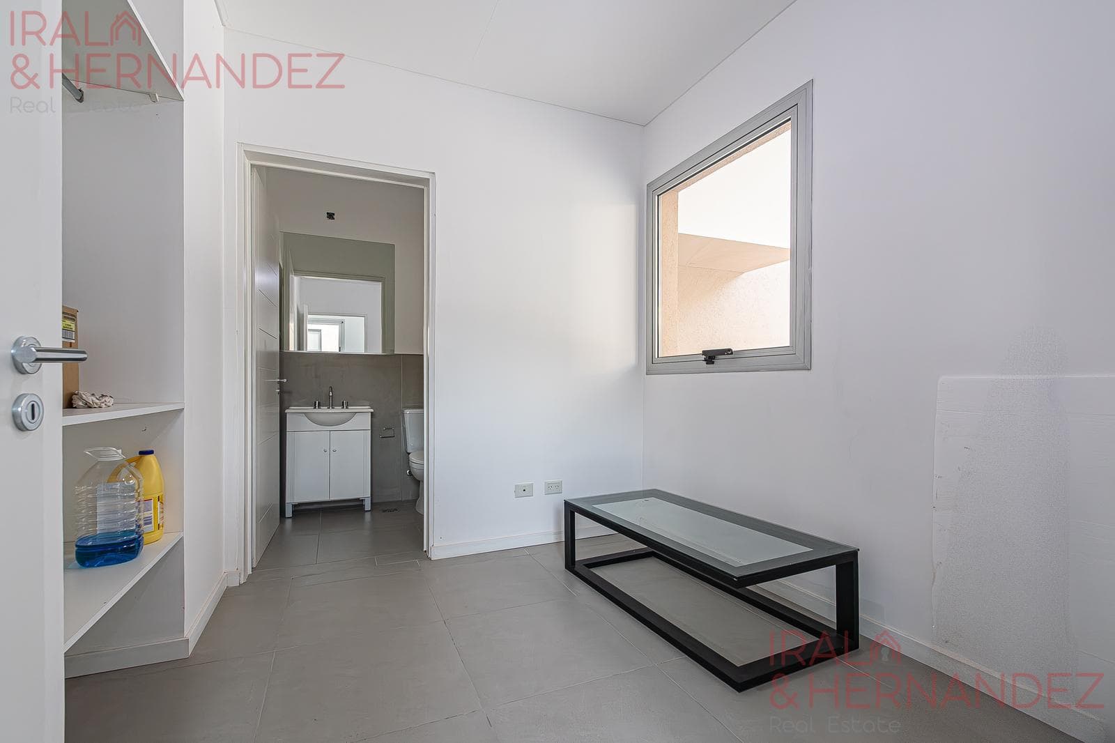 Brand-new house on the river | 5 suites | pool and barbecue | Barrio Náutico San Juan, Tigre