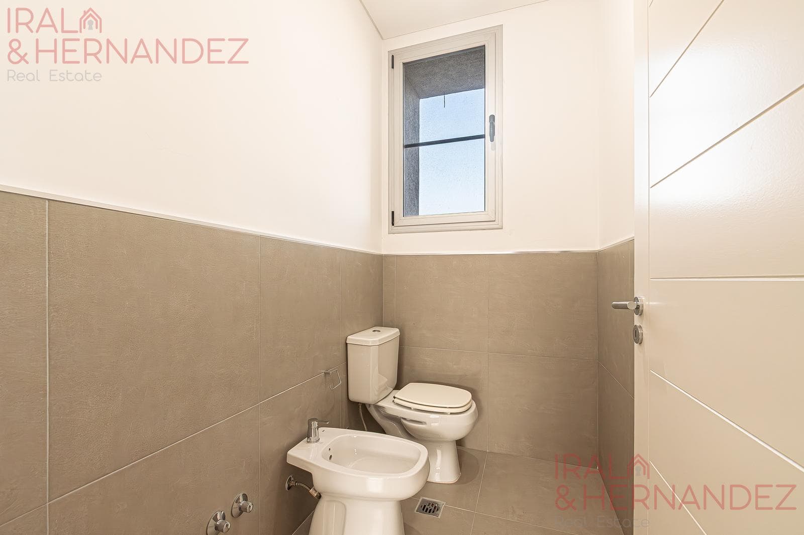 Brand-new house on the river | 5 suites | pool and barbecue | Barrio Náutico San Juan, Tigre