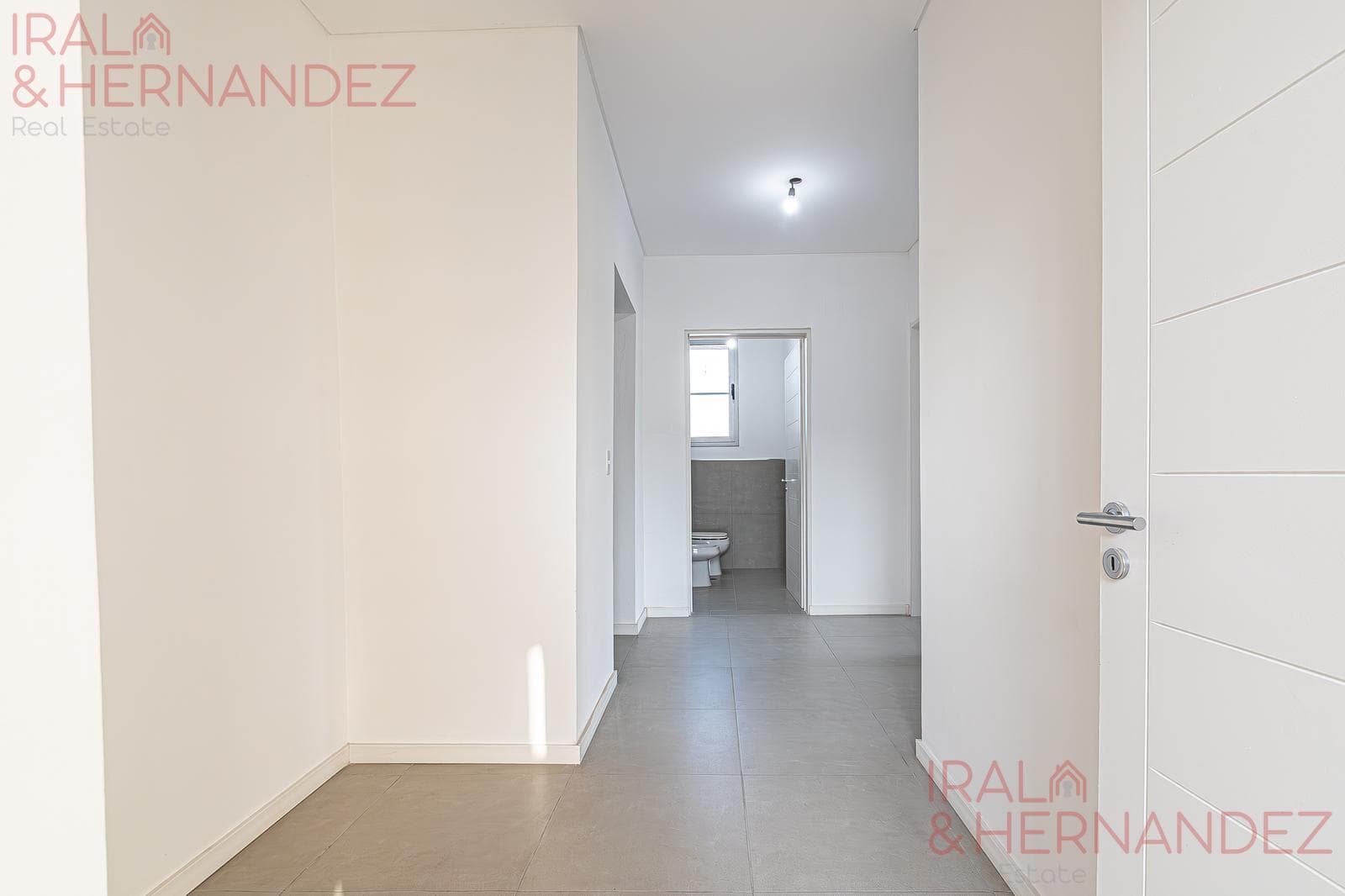 Brand-new house on the river | 5 suites | pool and barbecue | Barrio Náutico San Juan, Tigre