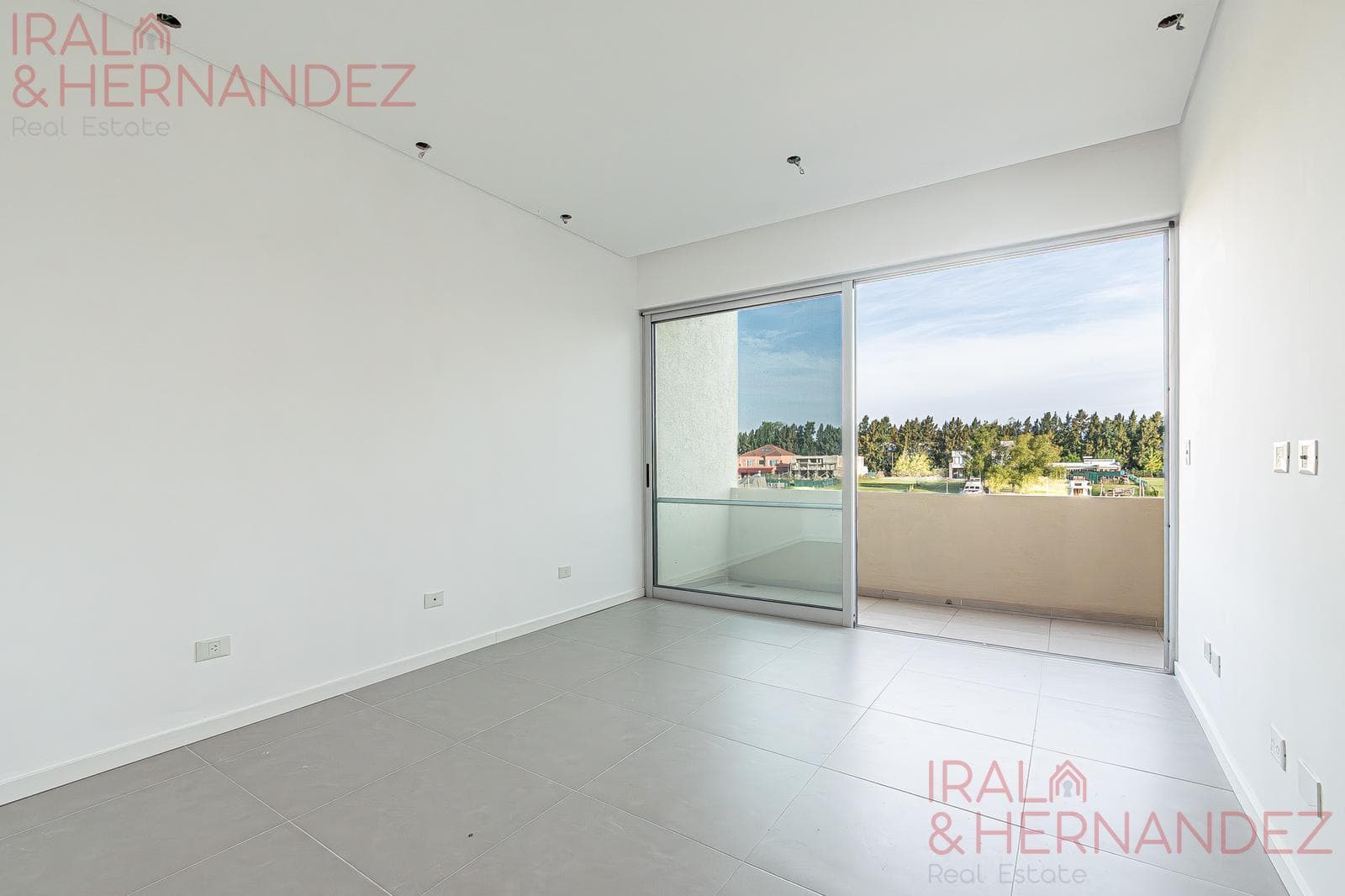 Brand-new house on the river | 5 suites | pool and barbecue | Barrio Náutico San Juan, Tigre