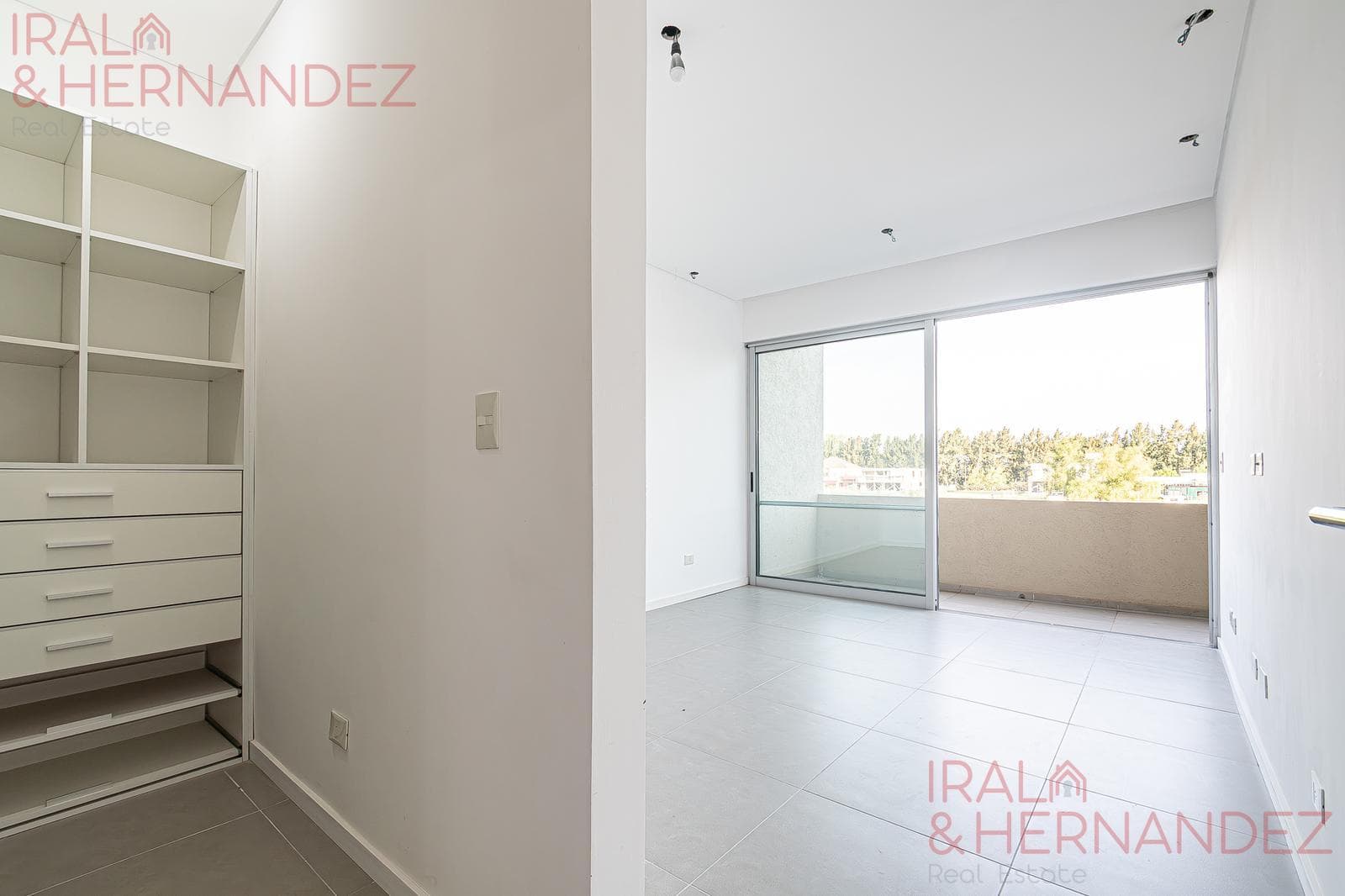 Brand-new house on the river | 5 suites | pool and barbecue | Barrio Náutico San Juan, Tigre