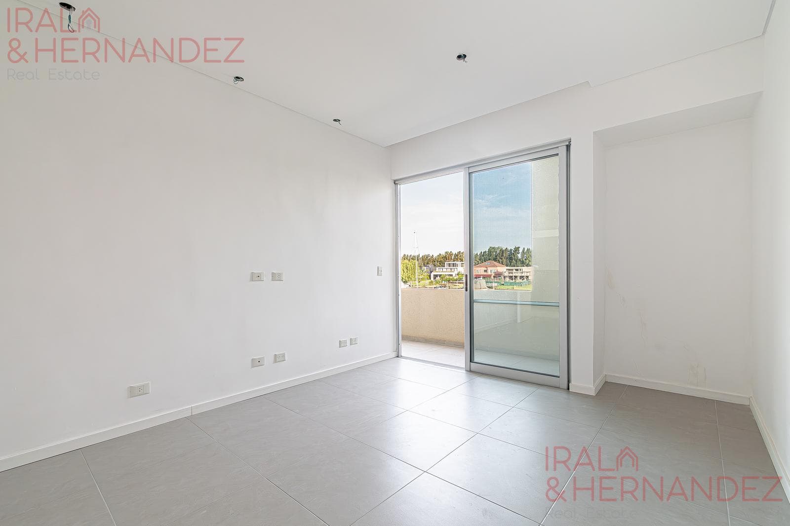 Brand-new house on the river | 5 suites | pool and barbecue | Barrio Náutico San Juan, Tigre
