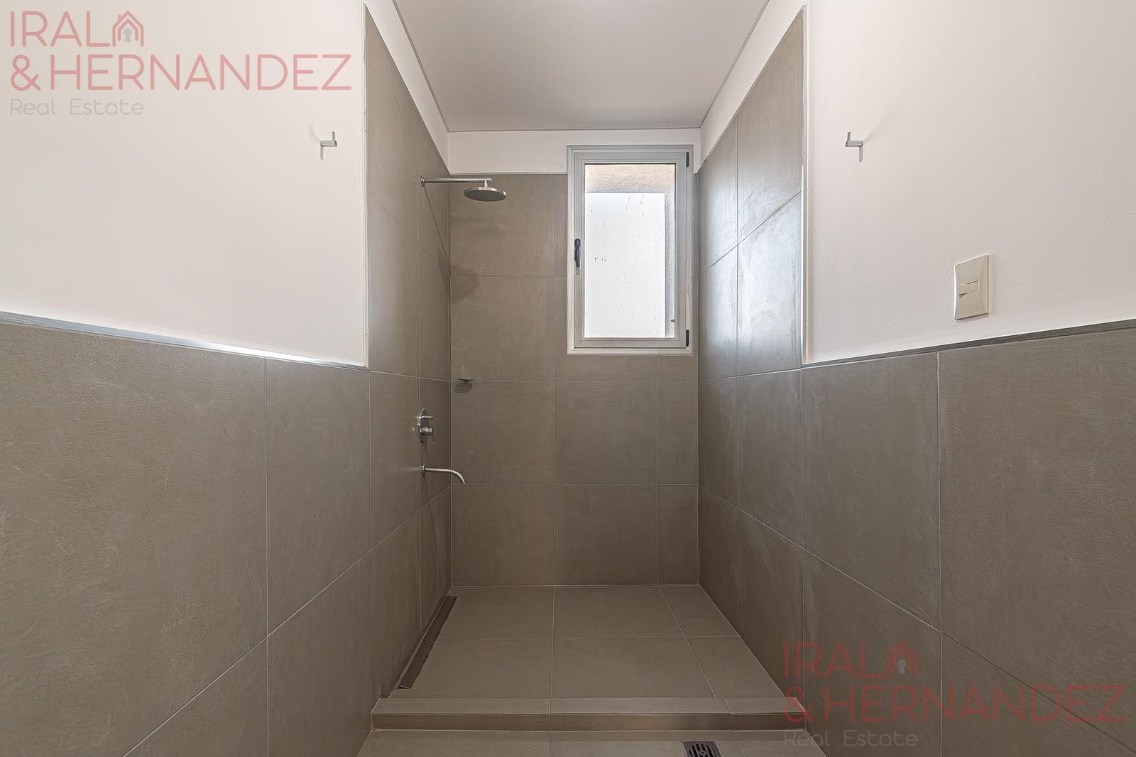 Brand-new house on the river | 5 suites | pool and barbecue | Barrio Náutico San Juan, Tigre