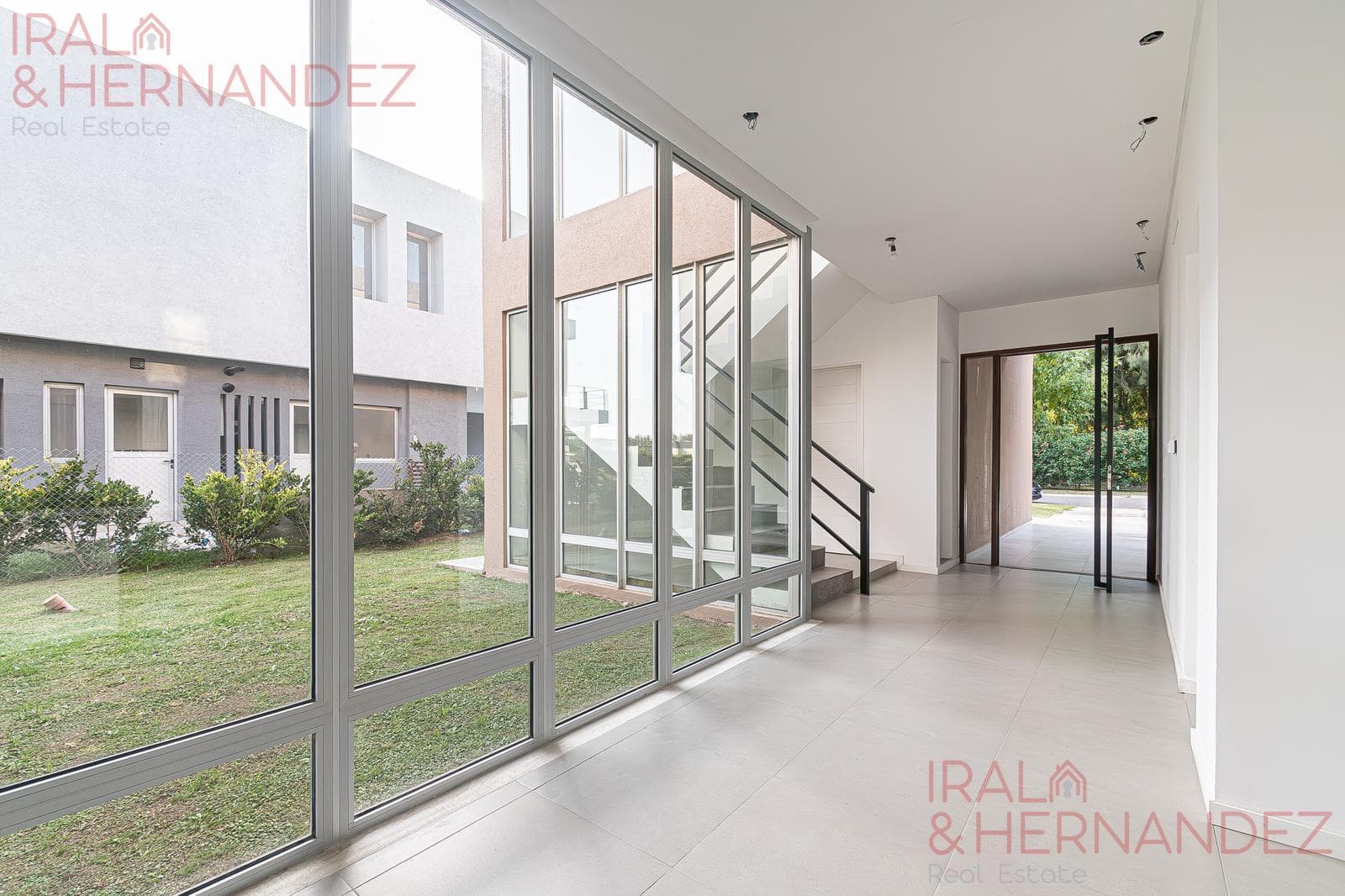Brand-new house on the river | 5 suites | pool and barbecue | Barrio Náutico San Juan, Tigre