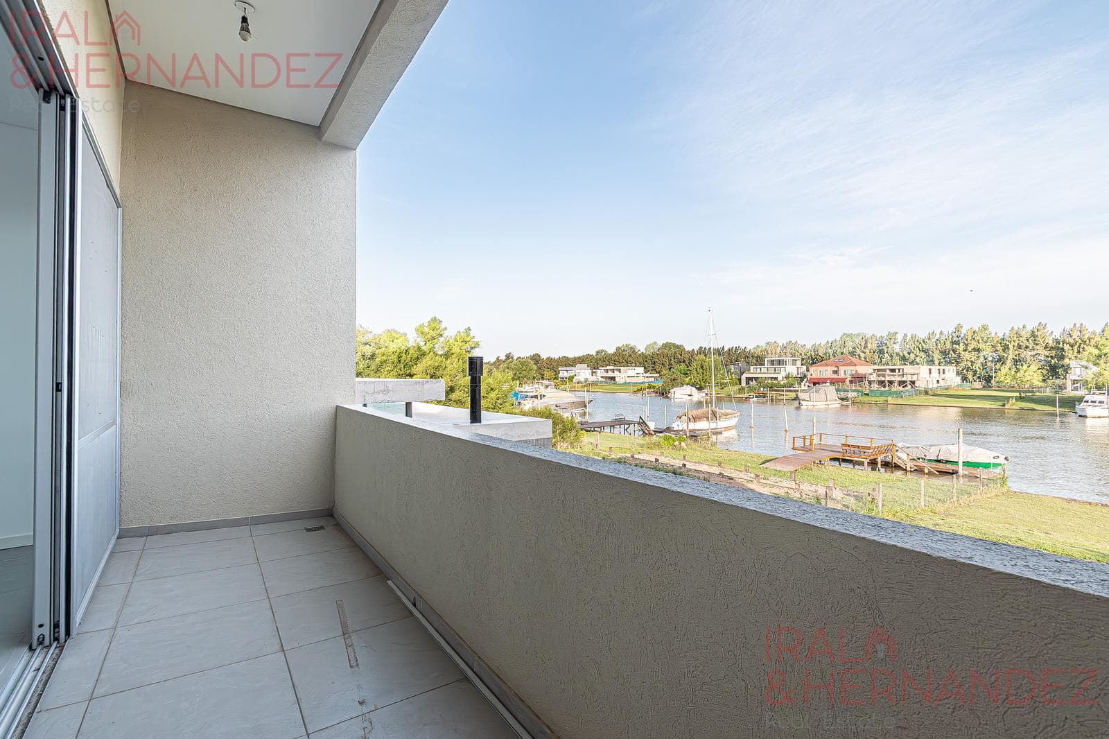 Brand-new house on the river | 5 suites | pool and barbecue | Barrio Náutico San Juan, Tigre