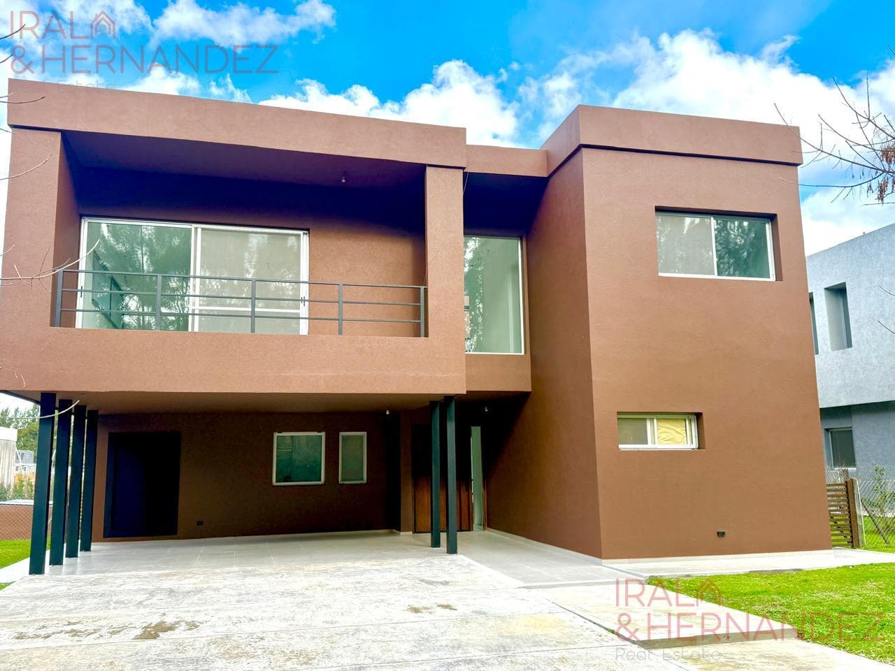 Brand-new house on the river | 5 suites | pool and barbecue | Barrio Náutico San Juan, Tigre