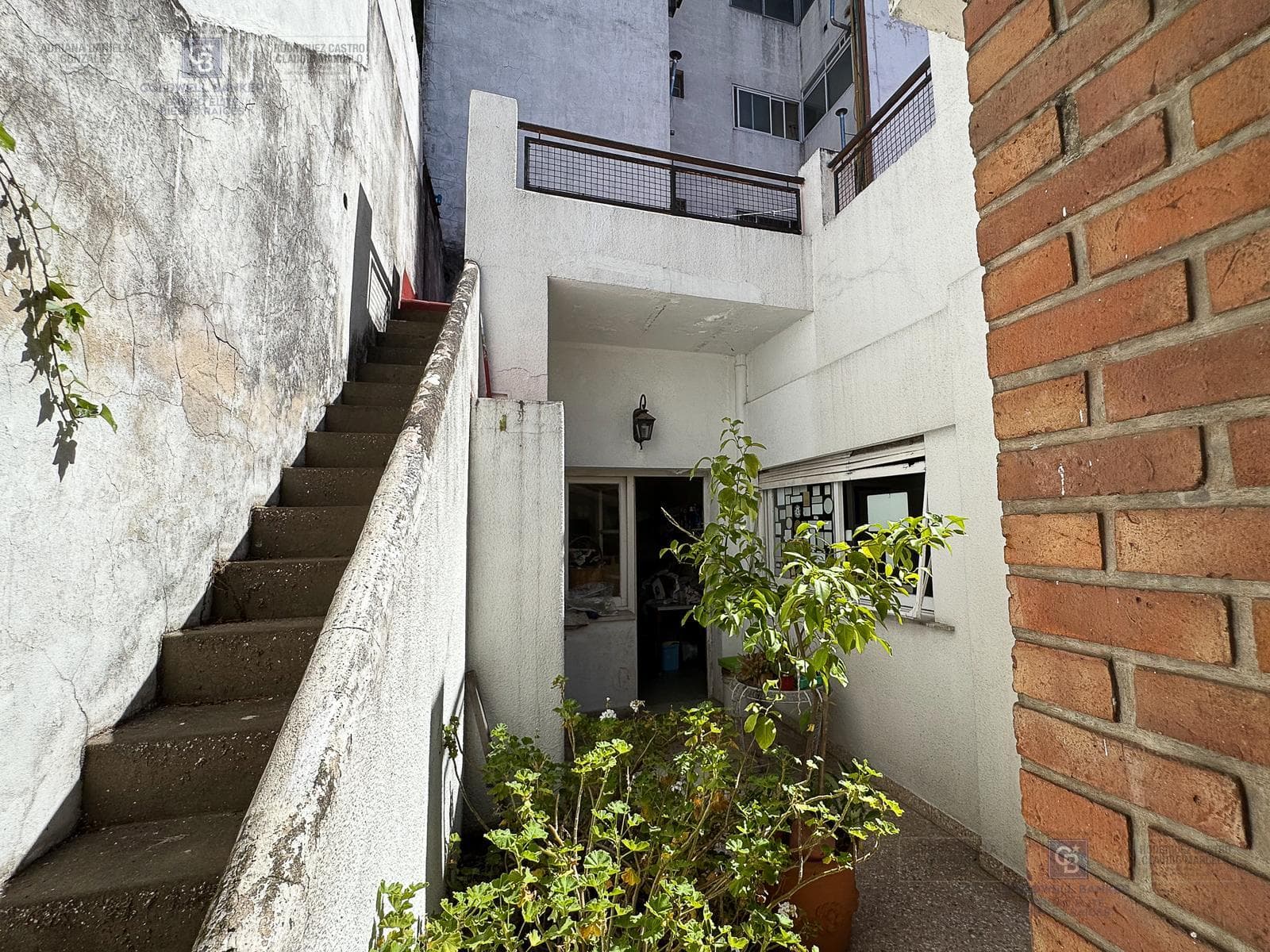 4-ROOM HOUSE FOR SALE WITH GARAGE IN LA PATERNAL