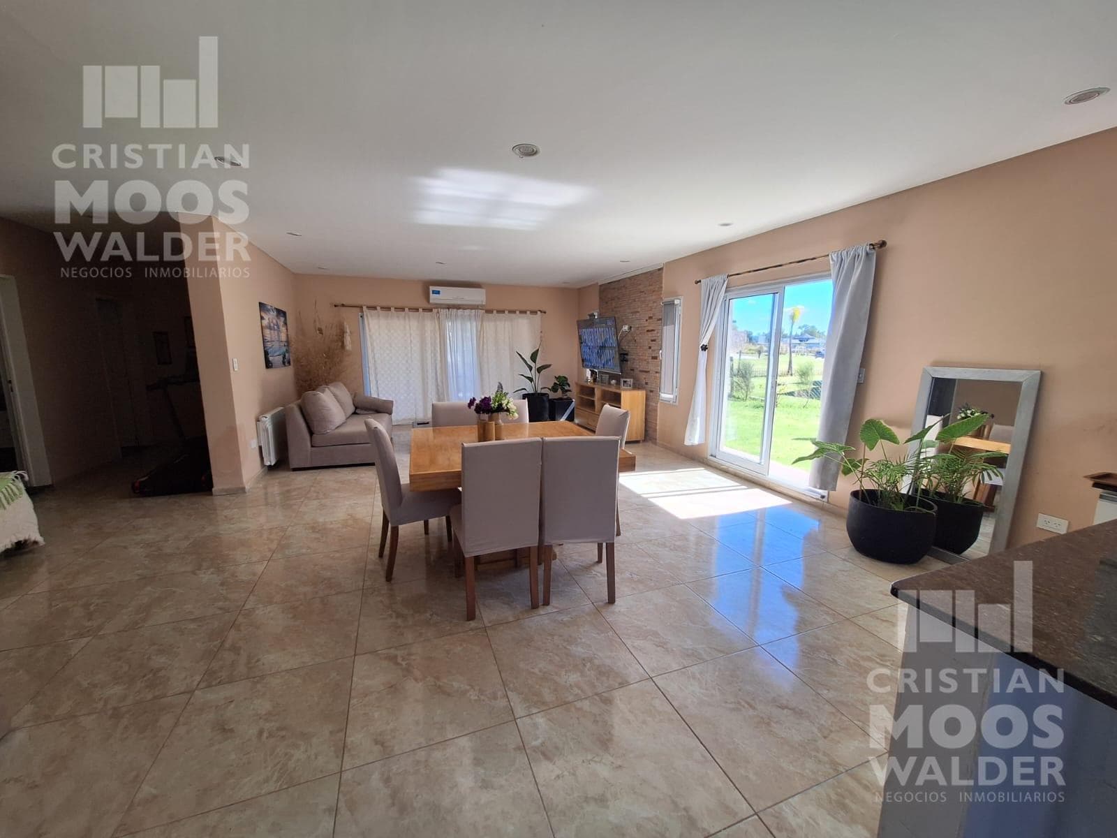 House in La Pista
