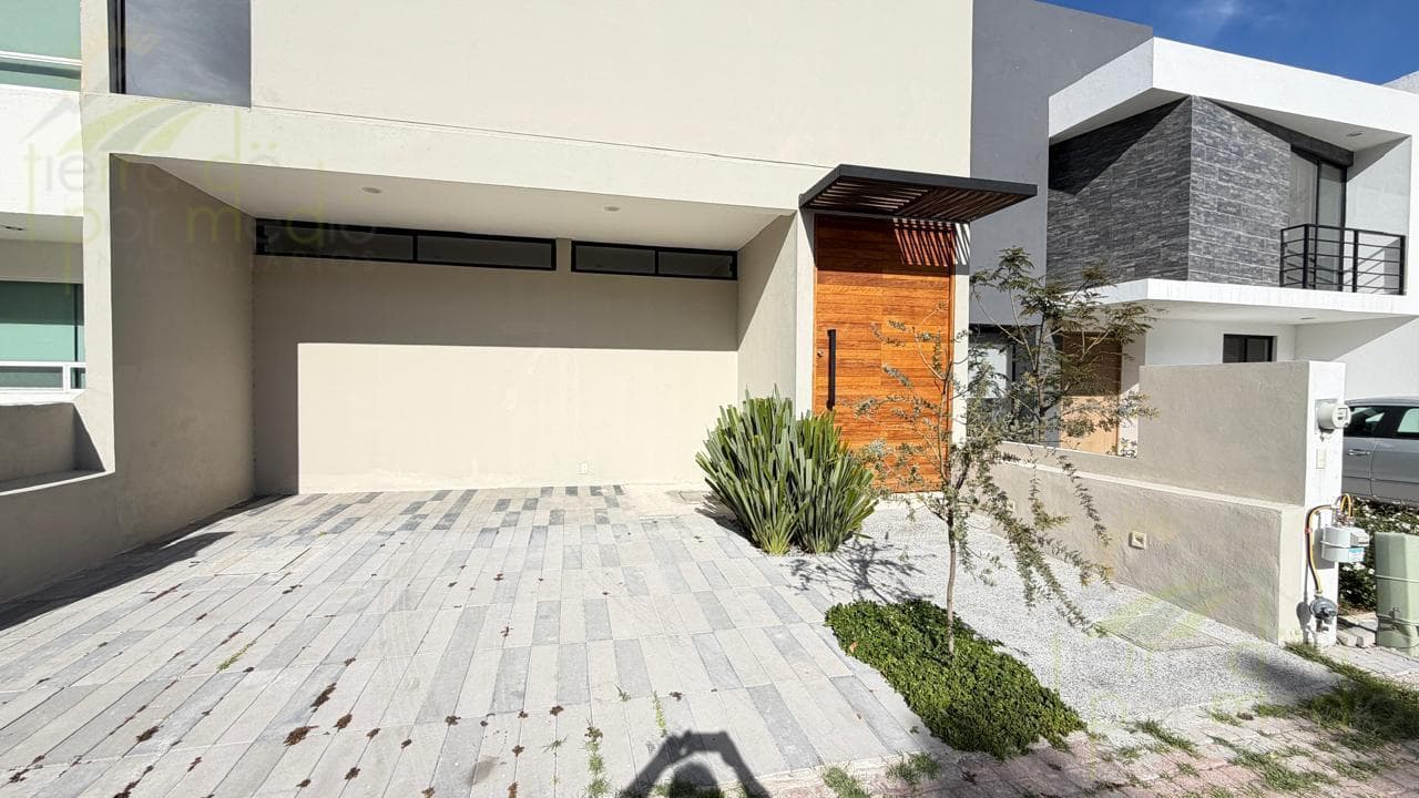 Increible Casa con Roof Garden y Gran Diseño, en El Refugio, Querétaro