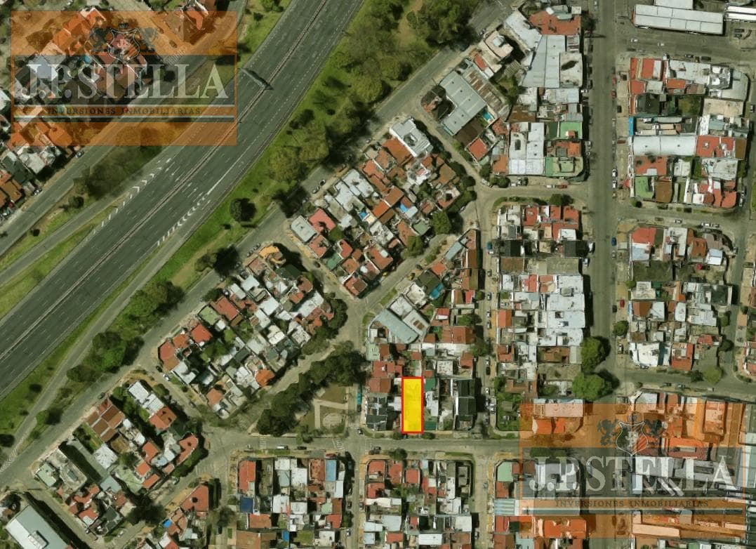Casa 3 amb. y dpto 2 amb c/ cochera 147 m² - lote propio - En Block - Ciudadela