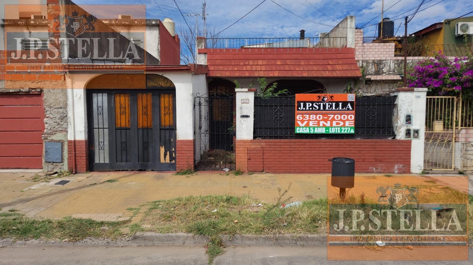 Casa 3 amb. y dpto 2 amb c/ cochera 147 m² - lote propio - En Block - Ciudadela
