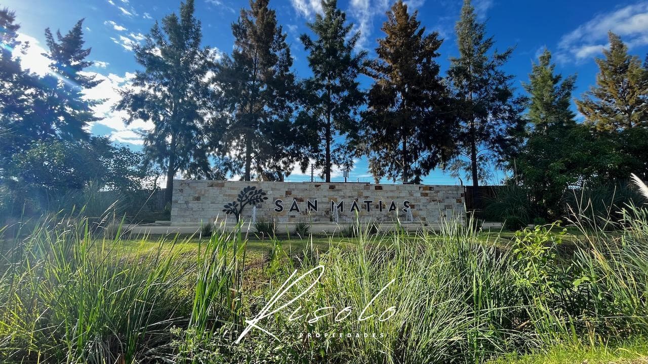 Inland Lot for Sale with a Panoramic View of the Water. Gated Community. Northern Area. Escobar