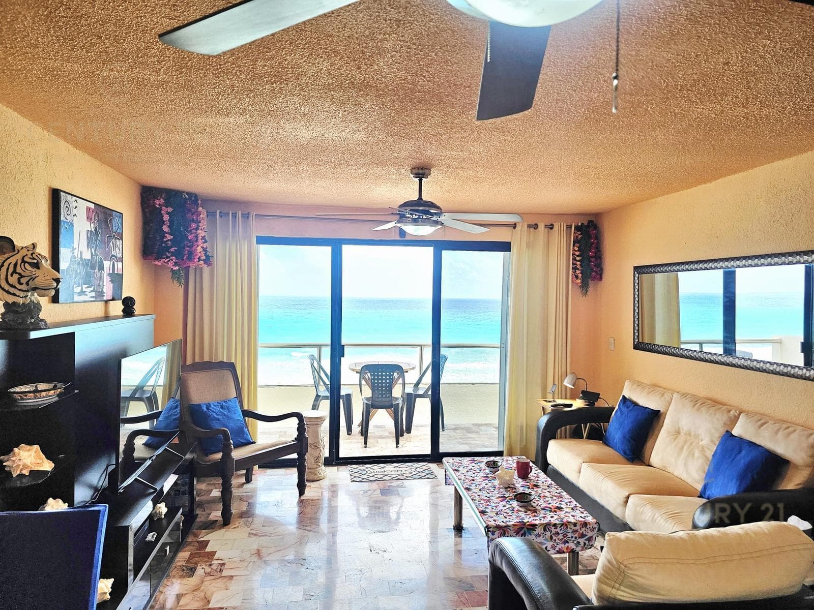 2-Bedroom Apartment for Rent on the Beachfront | Villas Marlin Cancun | C4121