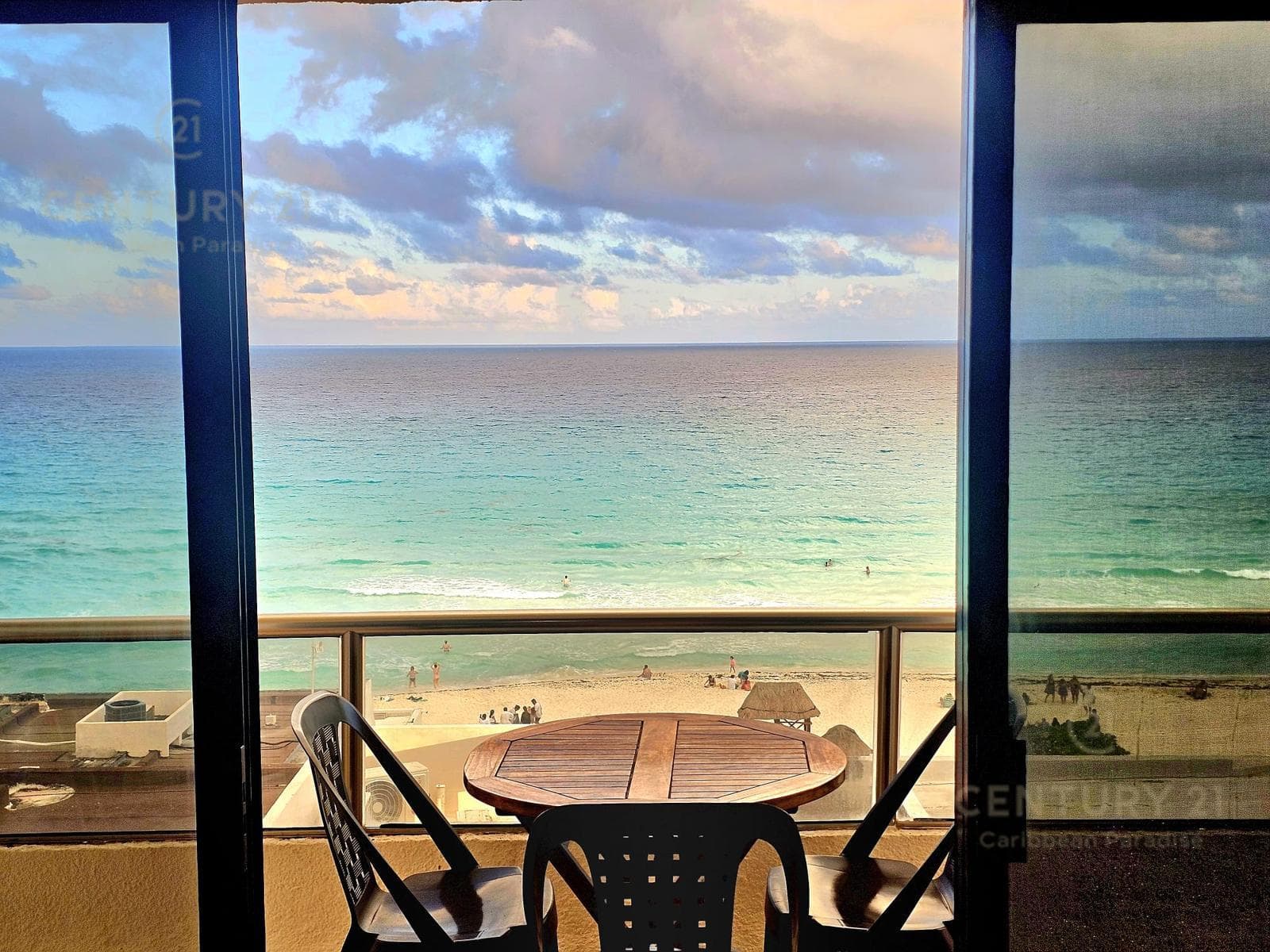 2-Bedroom Apartment for Rent on the Beachfront | Villas Marlin Cancun | C4121