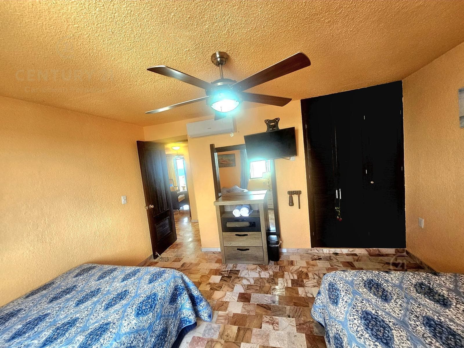 2-Bedroom Apartment for Rent on the Beachfront | Villas Marlin Cancun | C4121