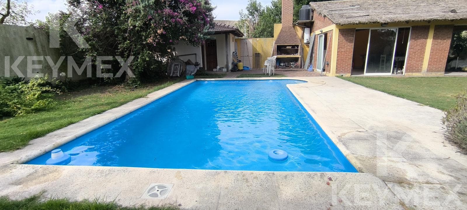 3-Bedroom House for Sale with Barbecue Area, Pool, and Park - San Carlos, Gambier, La Plata