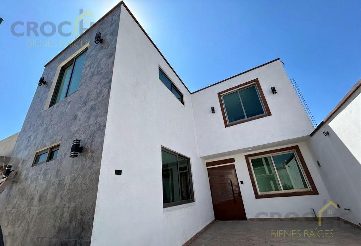 HOUSE FOR SALE IN A PRIVATE SUBDIVISION IN COATEPEC, NEAR THE COCA-COLA PLANT