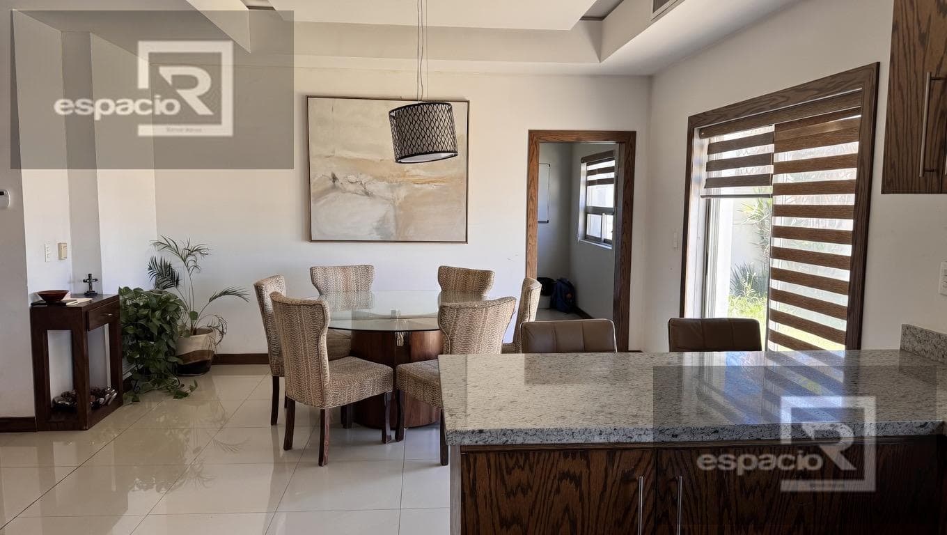 HOUSE FOR SALE IN THE CANTERA SUBDIVISION
