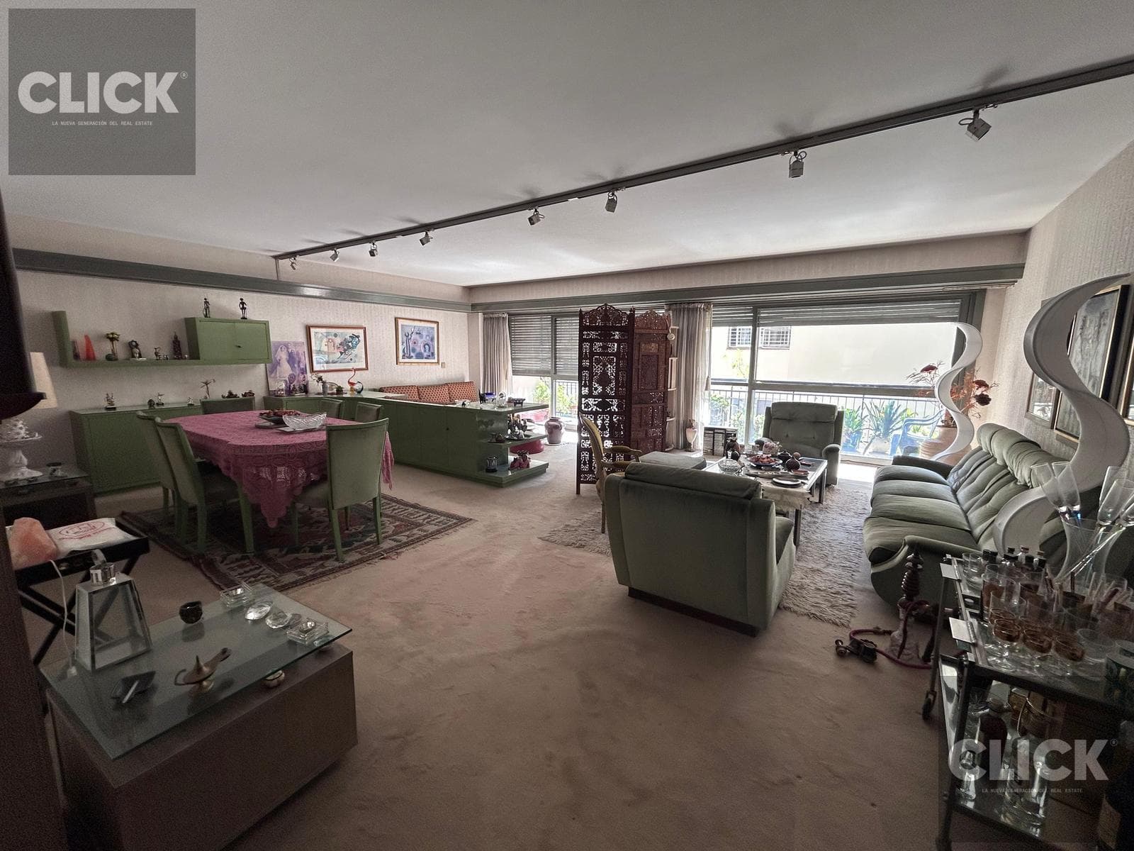 For Sale - 5-room apartment with balcony - Service quarters - Parking space - Storage room - Belgrano