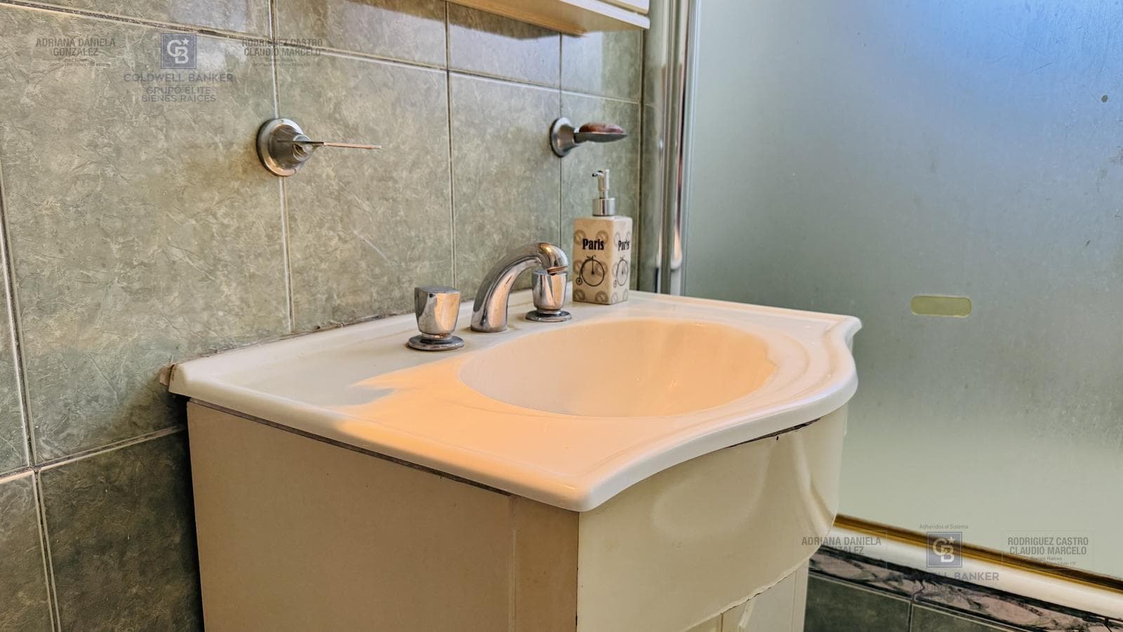 4-Room Apartment for Sale in Balvanera