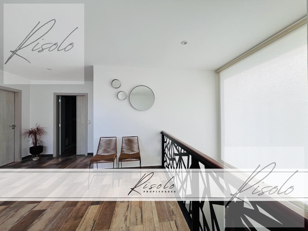 House for sale with a pond and a pool. 3 bedrooms, TV room. Gated community, North Zone, Escobar