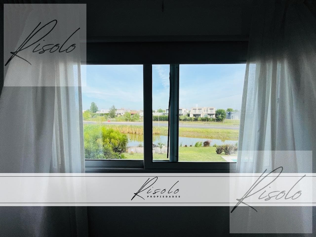 House for sale with a pond and a pool. 3 bedrooms, TV room. Gated community, North Zone, Escobar