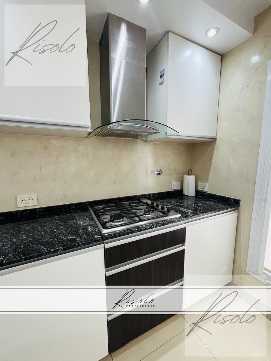 House for sale with a pond and a pool. 3 bedrooms, TV room. Gated community, North Zone, Escobar