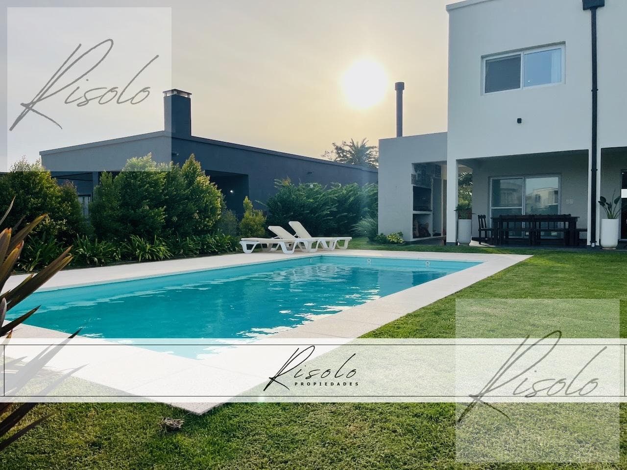 House for sale with a pond and a pool. 3 bedrooms, TV room. Gated community, North Zone, Escobar