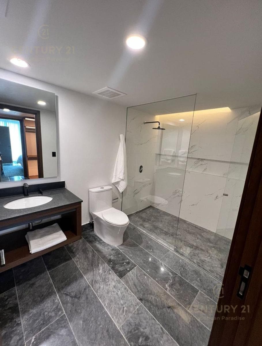 2-Bedroom Furnished Apartment for Rent in Shark Towers, Cancún | C4122