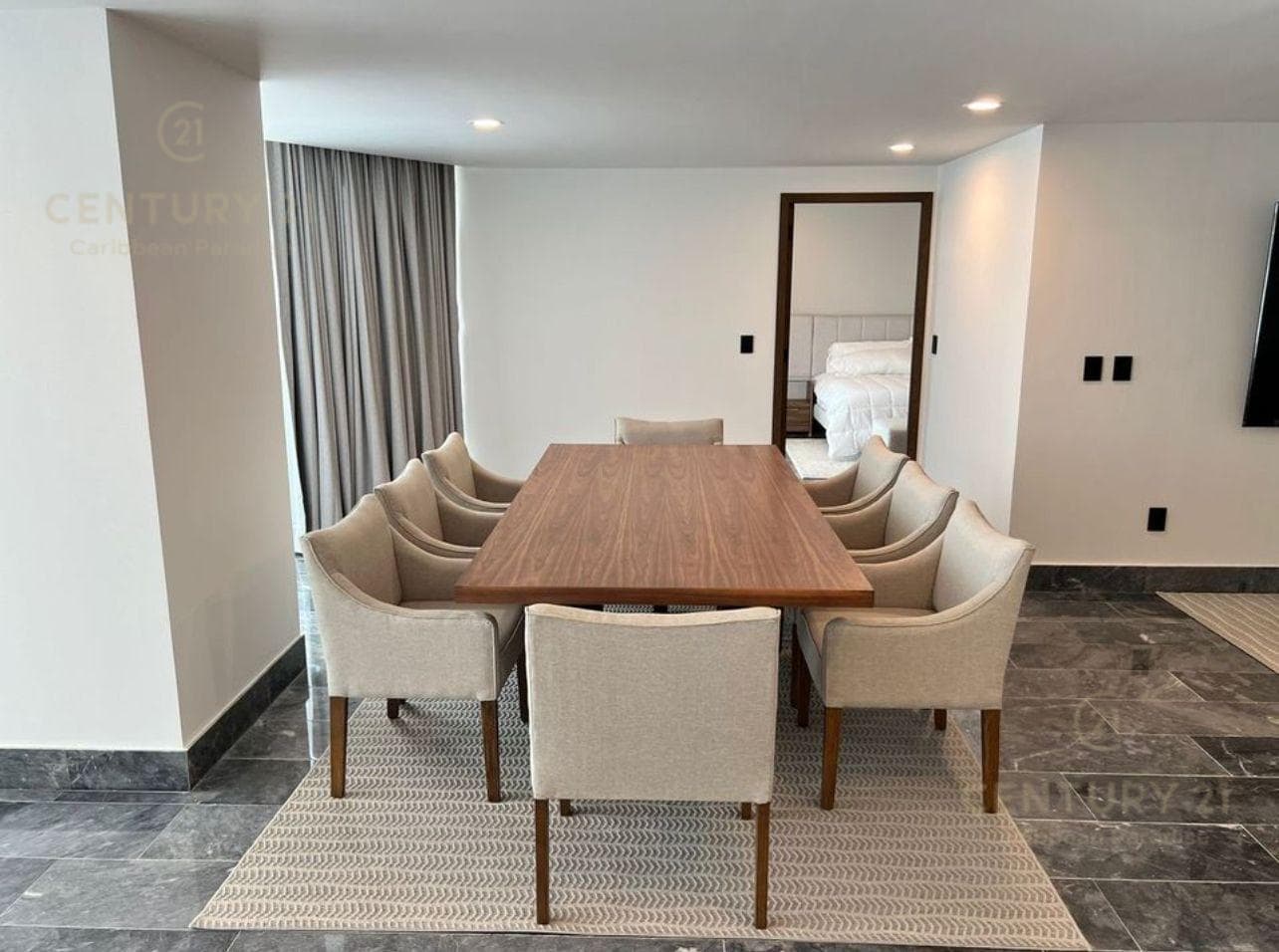 2-Bedroom Furnished Apartment for Rent in Shark Towers, Cancún | C4122