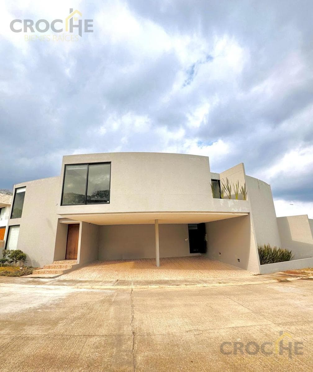 HOUSE FOR SALE IN A PRIVATE SUBDIVISION IN MONTE MAGNO, XALAPA, VERACRUZ