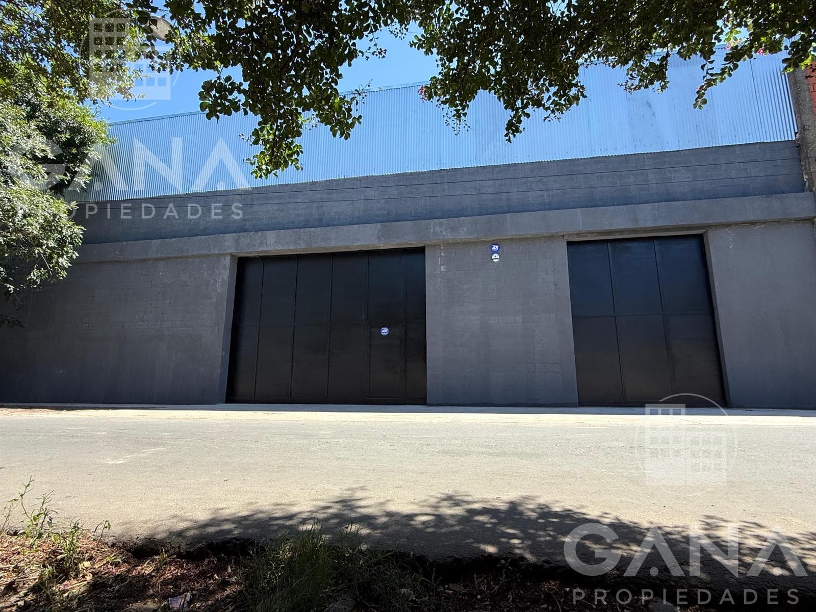 Warehouse for sale in the Alberdi neighborhood of Rosario, over 800 m².