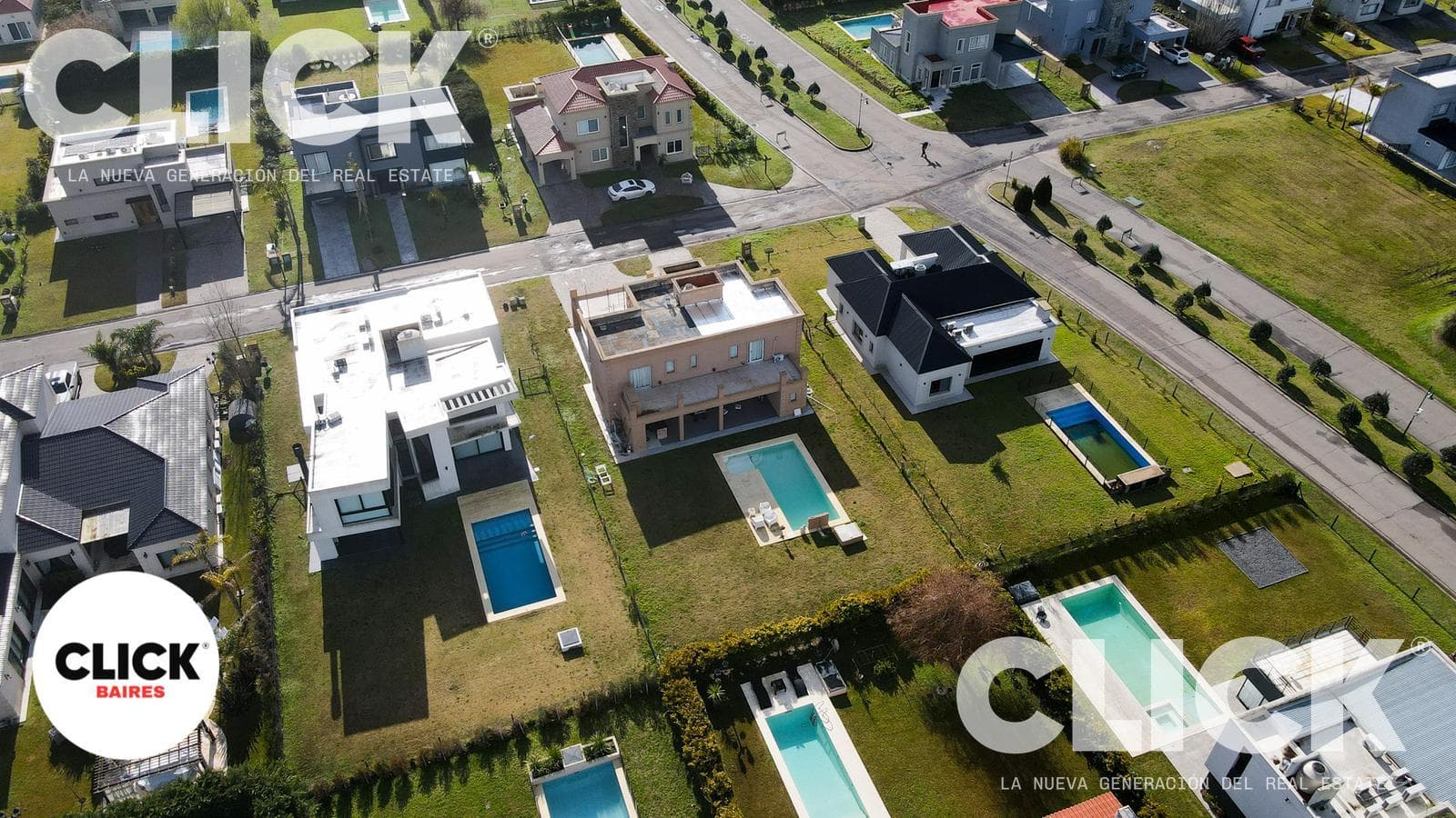 5-Room House for Sale in the El Rebenque Gated Community