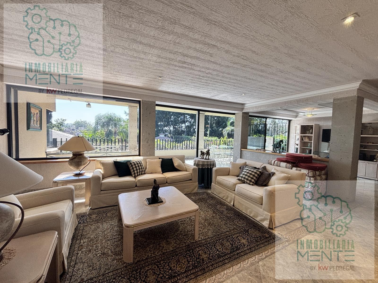 HOUSE FOR SALE IN THE TABACHINES SUBDIVISION, CUERNAVACA, MORELOS.