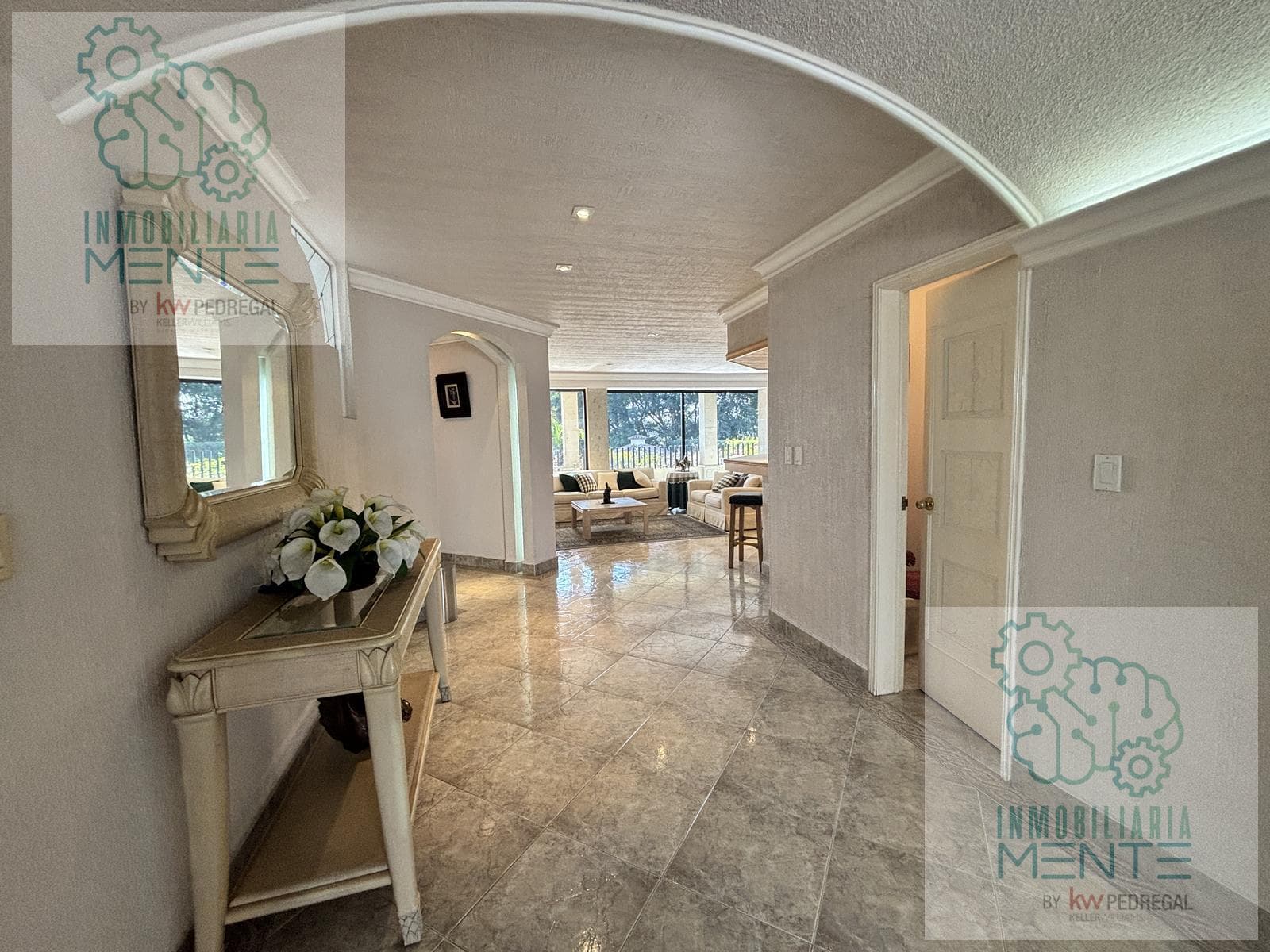 HOUSE FOR SALE IN THE TABACHINES SUBDIVISION, CUERNAVACA, MORELOS.