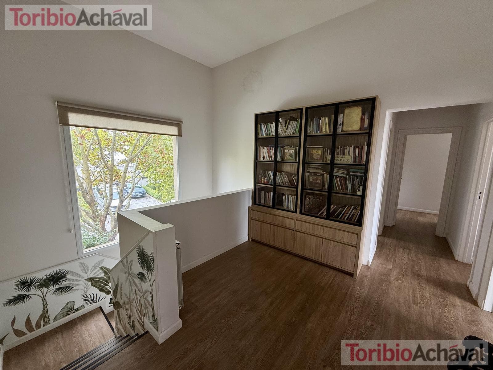 House for sale in the Laguna Del Sol neighborhood, in impeccable condition, with lake views