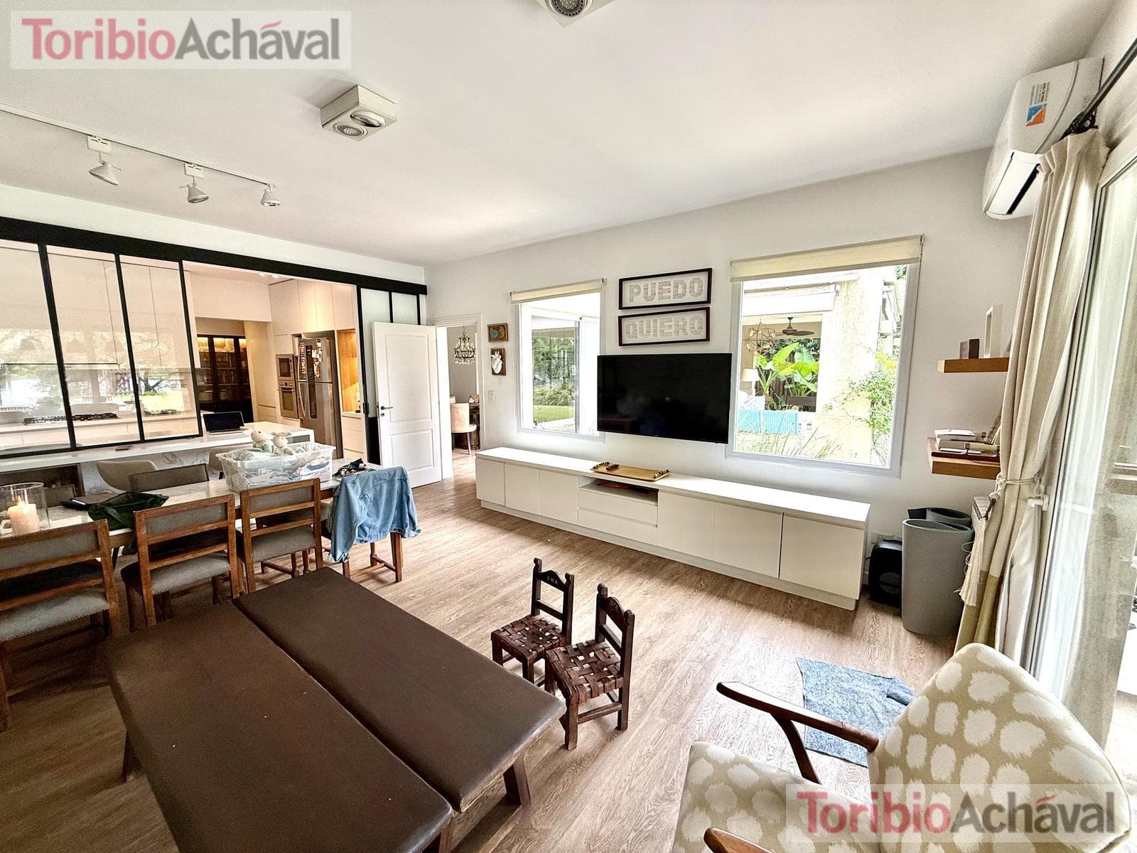 House for sale in the Laguna Del Sol neighborhood, in impeccable condition, with lake views